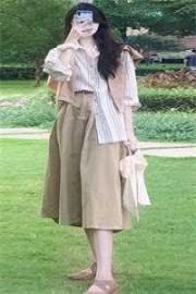 天上掉老婆?不確定,親一口看看