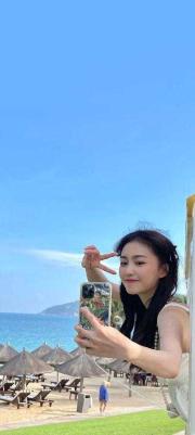 擺攤時，我遇到了去世三年的老公