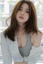 穿越1978：帶著趕海係統養美女
