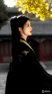 慣擁霜雪何故反側