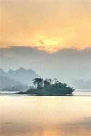 嚴暮柳雲湘