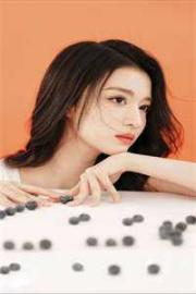 被背叛後，嫡女風光二嫁冷麪王爺