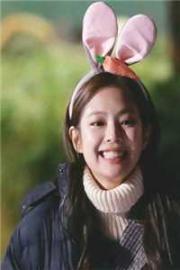 為了團購優惠，姐姐帶媽媽整容