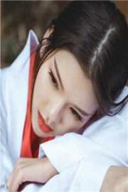 未婚夫用初戀骨灰養花,逼我下跪後他卻跳海